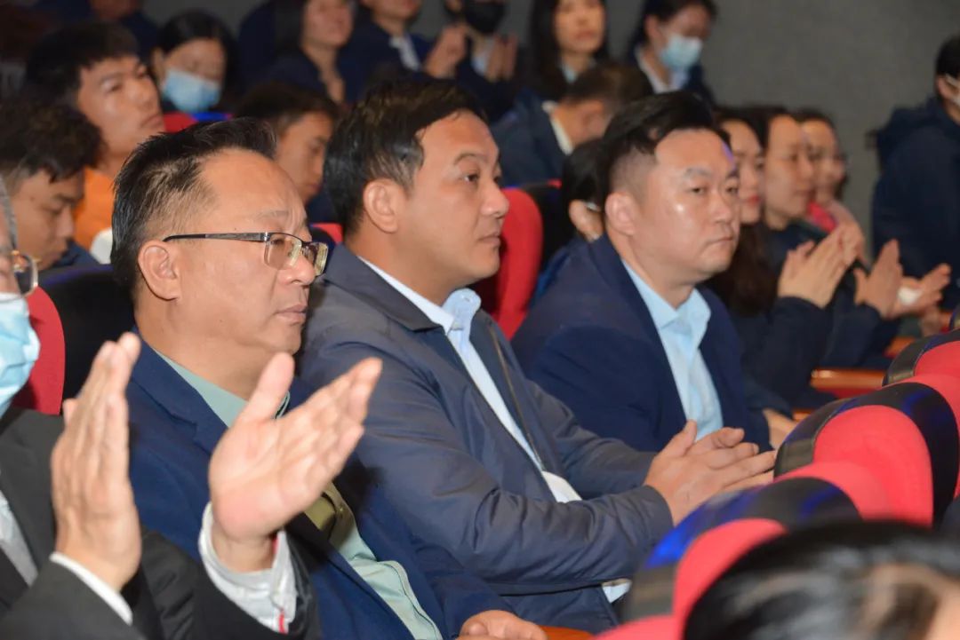 深圳市携创高级技工学校隆重举行期末总结大会